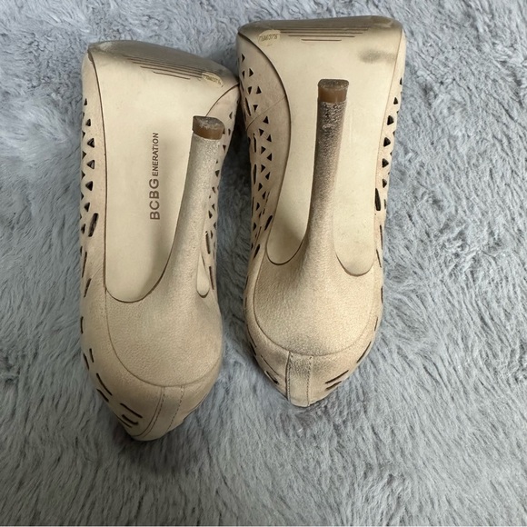BCBGeneration Shoes Topaz Neutral Beige Stiletto Cutout Pumps Heels size 7.5M - Picture 7 of 7